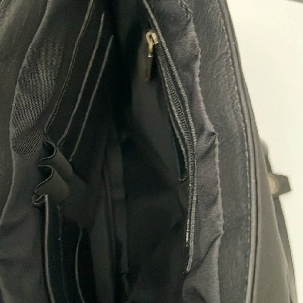 Claire Chase Black Leather Versailles Man Bag Columbia South America